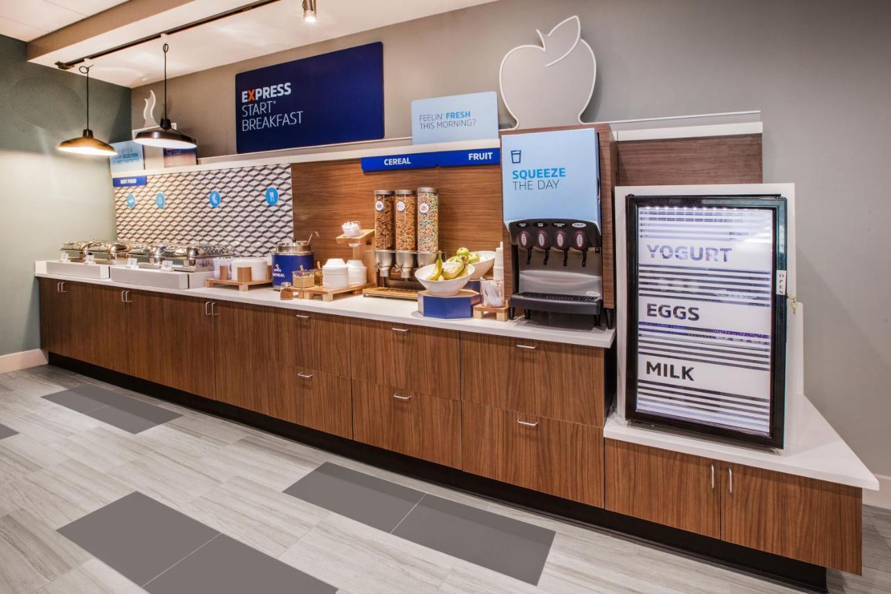 Holiday Inn Express Houston-Alvin By Ihg Exterior foto