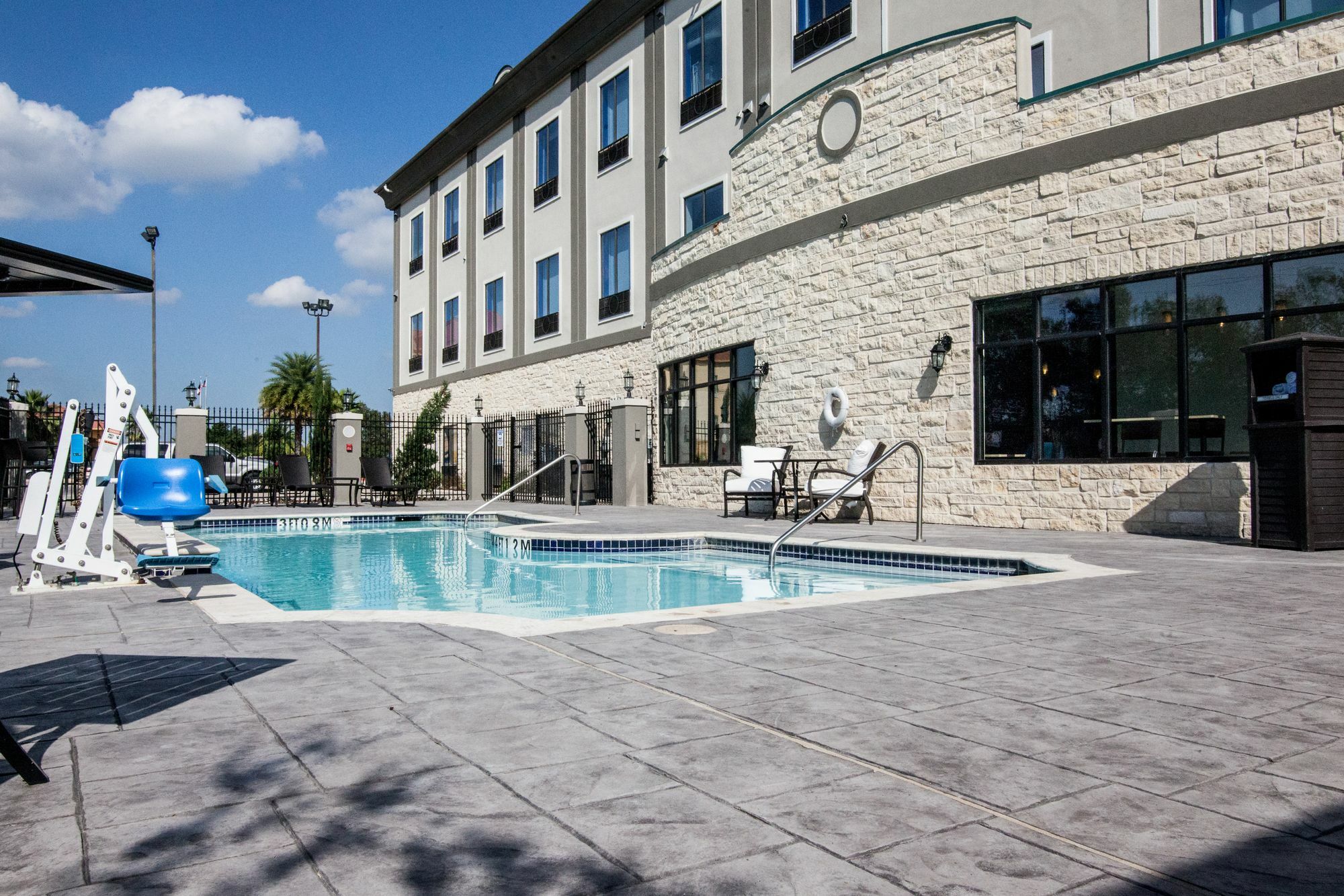 Holiday Inn Express Houston-Alvin By Ihg Exterior foto
