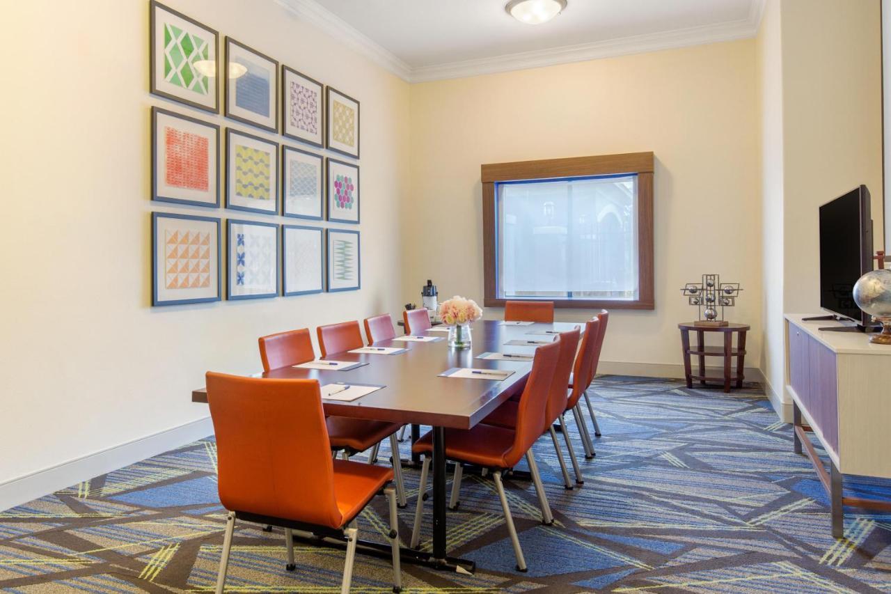 Holiday Inn Express Houston-Alvin By Ihg Exterior foto